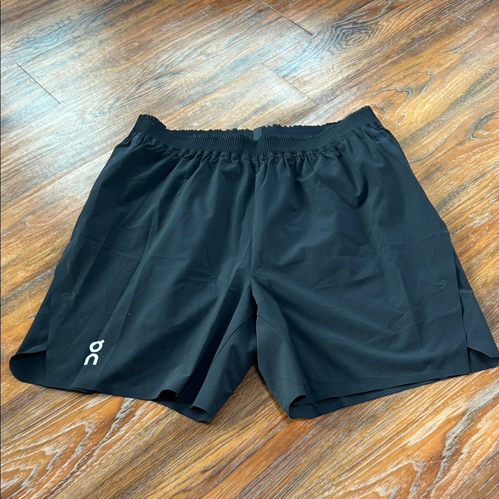 On Running Men's Train Shorts NWT